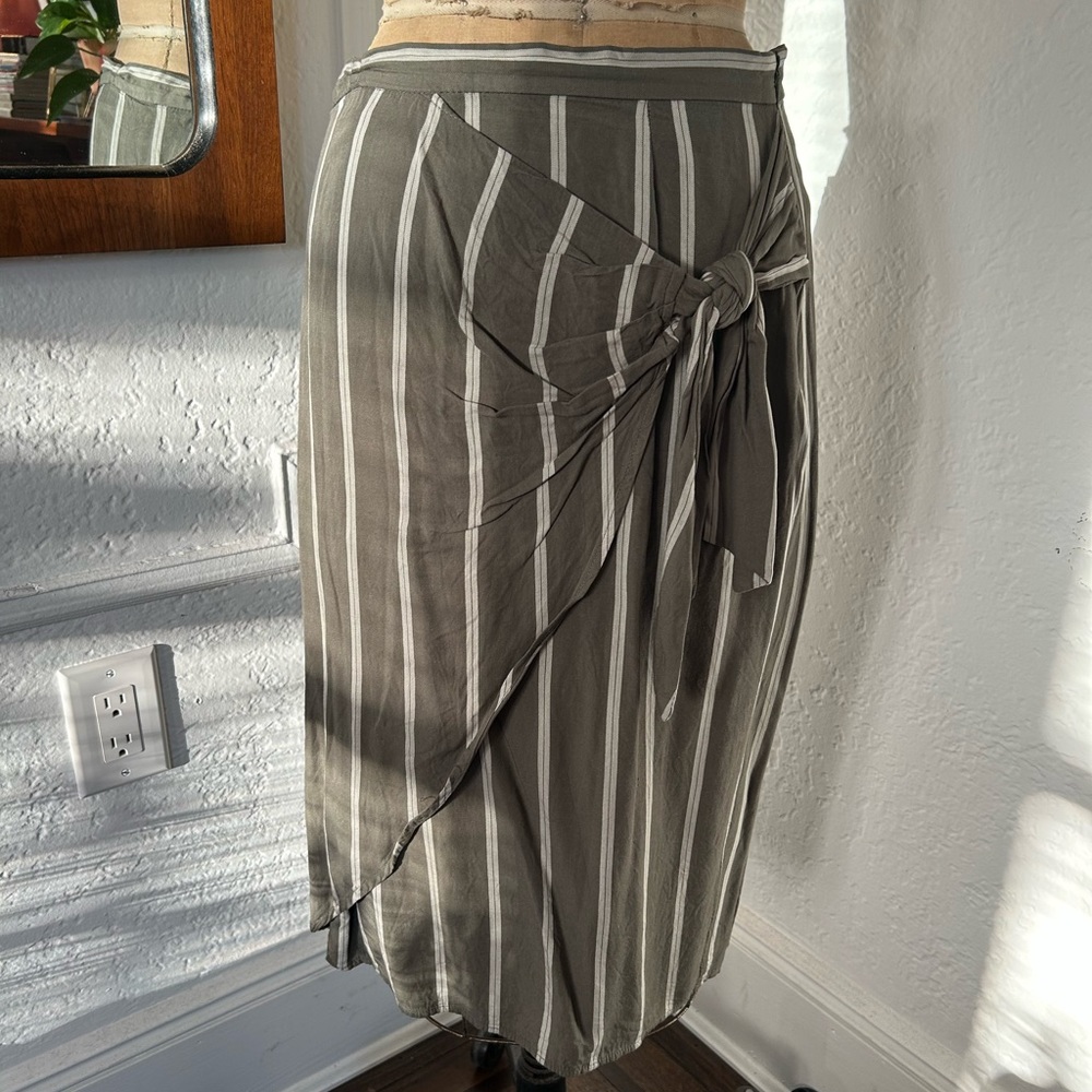Green and White Pencil Skirt
